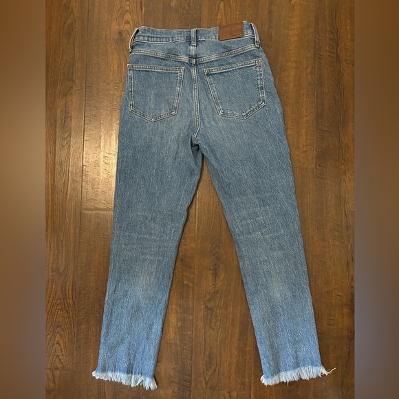 - Madewell- The Perfect Vintage Jean. Size 25. Light wash. Distressed bottoms. - Picture 2 of 5